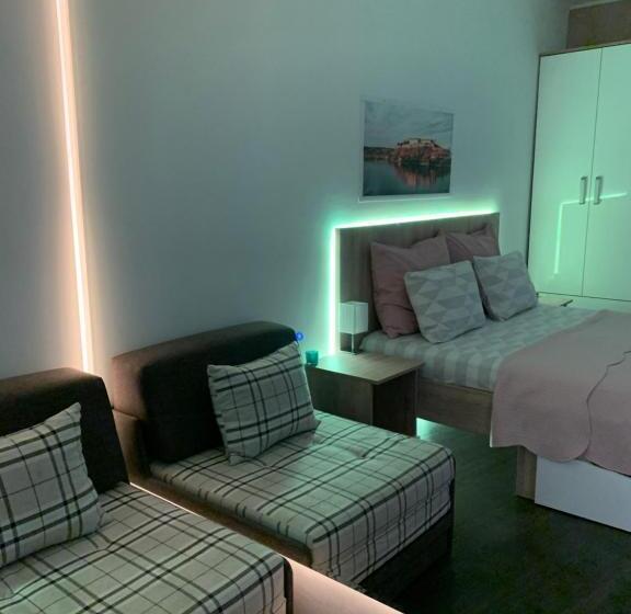 سوئیت با تخت بزرگ, Post Apartmani A 1