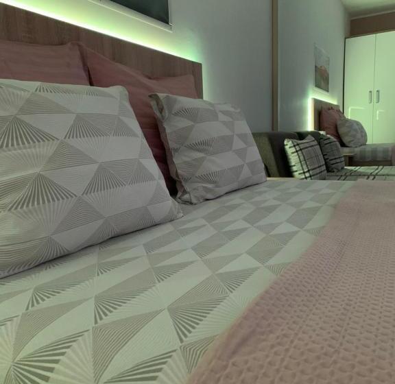 سوئیت با تخت بزرگ, Post Apartmani A 1