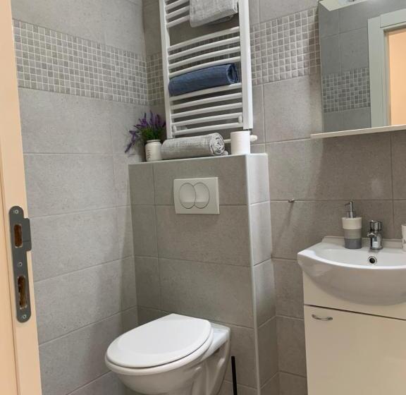 سوئیت با تخت بزرگ, Post Apartmani A 1