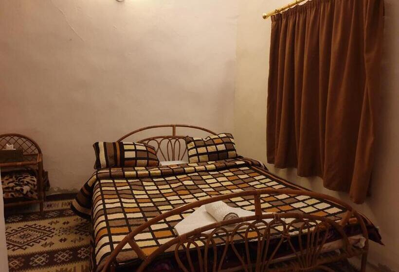 اتاق سوپریور با تخت بزرگ, The Orient Home