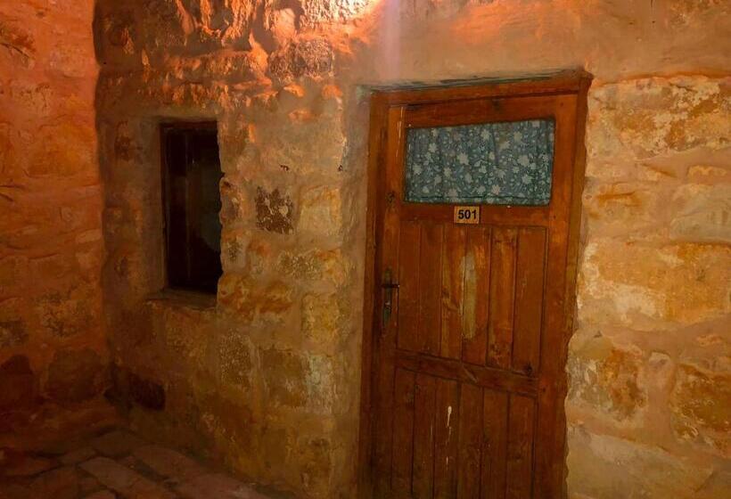 اتاق سوپریور سه تخته, The Orient Home