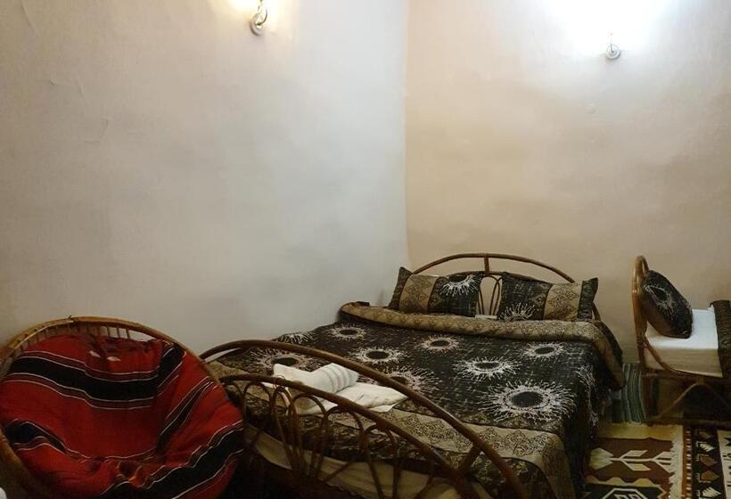 اتاق سوپریور سه تخته, The Orient Home