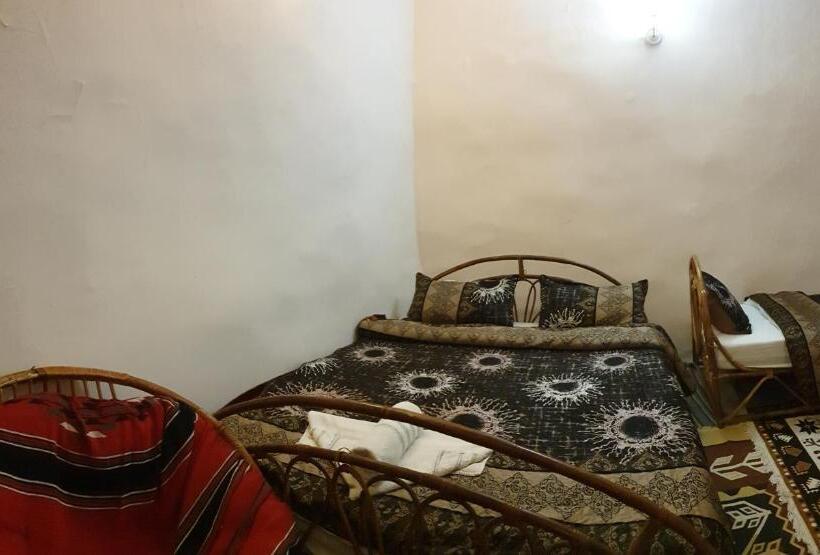 اتاق سوپریور سه تخته, The Orient Home