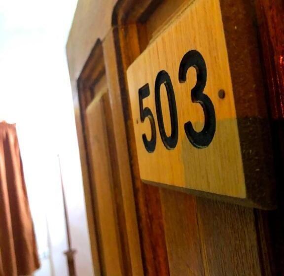 اتاق سوپریور یک تخته, The Orient Home