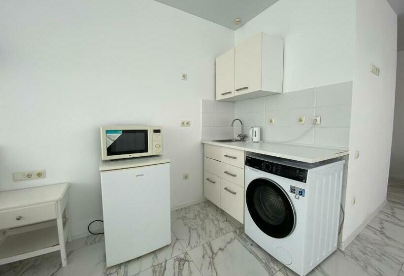 استودیو لوکس با چشم‌انداز دریا, Pure Wellness Sea View Beluga & Dolphin Luxury Hotel Apartments