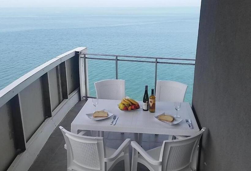 استودیو لوکس با چشم‌انداز دریا, Pure Wellness Sea View Beluga & Dolphin Luxury Hotel Apartments