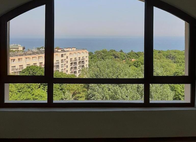 테라스가 있는 2 베드룸 아파트, Vesta Riviera   Free Parking