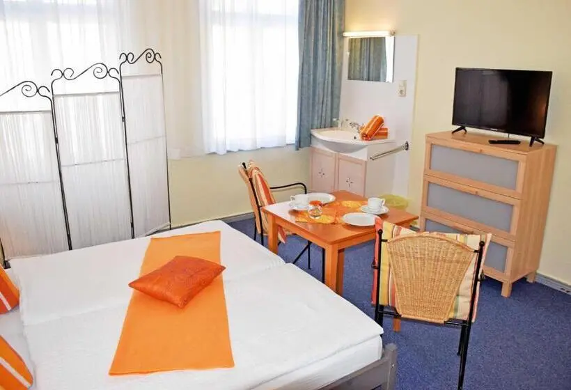 バス共有のスタンダードルーム, Wilhelms Hostel Im Ostseebad Sellin