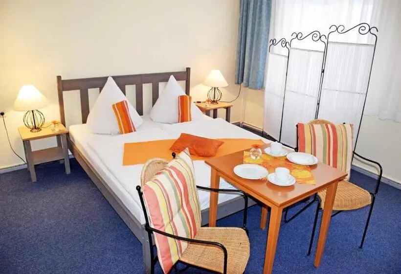 バス共有のスタンダードルーム, Wilhelms Hostel Im Ostseebad Sellin