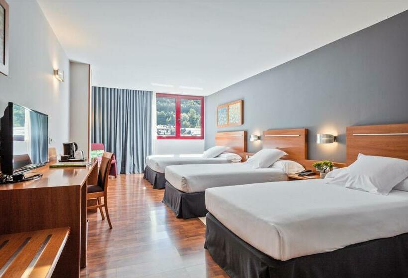 اتاق خانوادگی, Acta Art