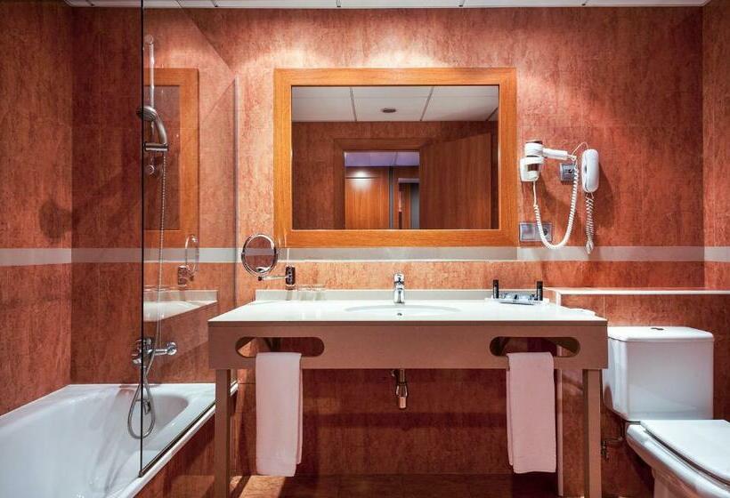 اتاق خانوادگی, Acta Art