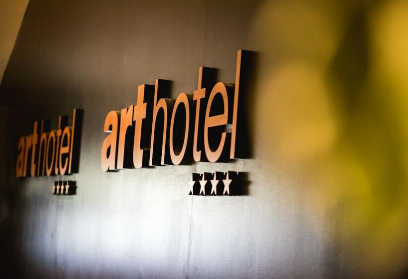 اتاق خانوادگی, Acta Art