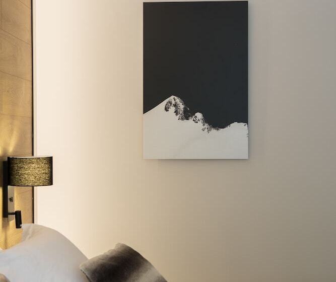 اتاق استاندارد, Acta Art