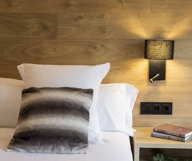 اتاق استاندارد, Acta Art