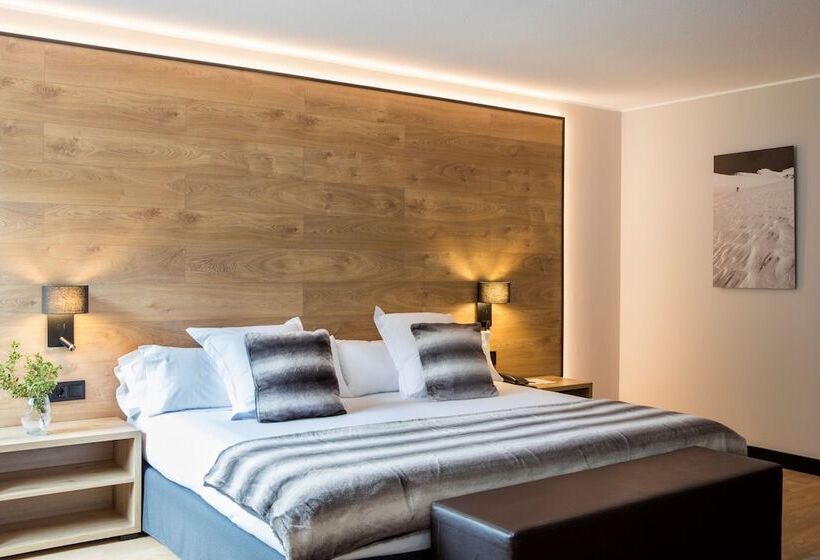 سوییت, Acta Art