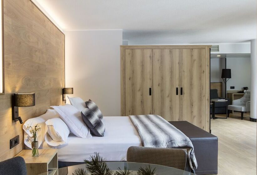 سوییت, Acta Art