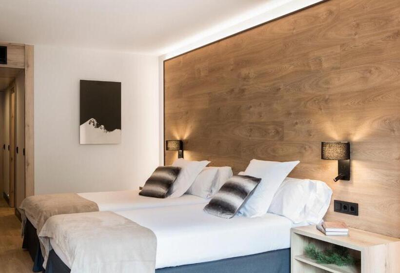 اتاق استاندارد, Acta Art