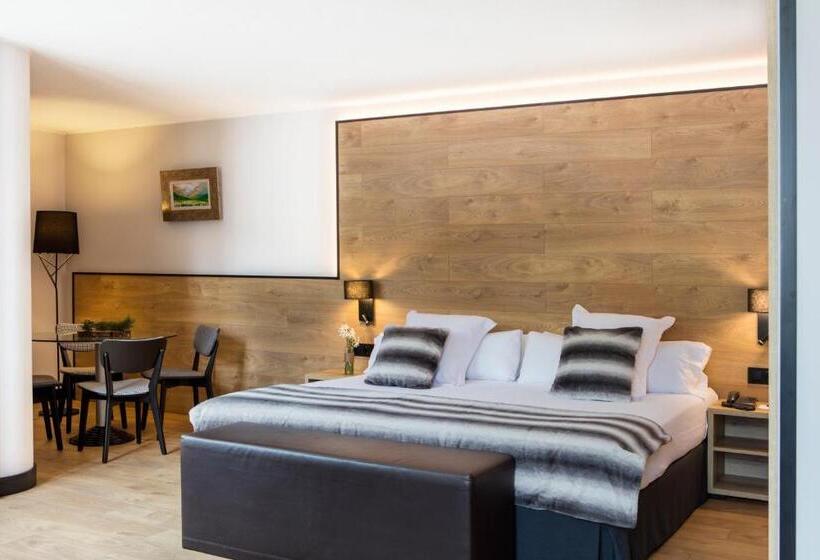 سوییت, Acta Art