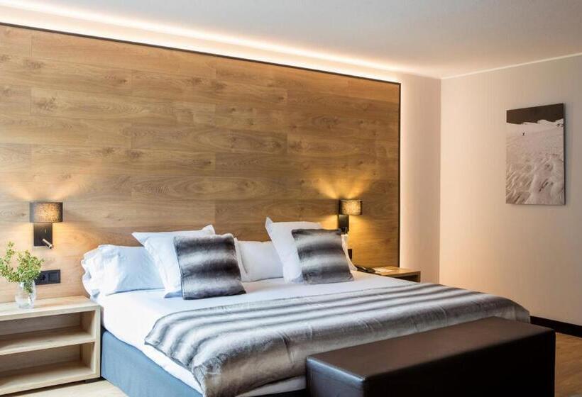 سوییت, Acta Art