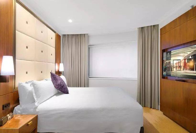 سوئیت کلاب, Amora Hotel Jamison Sydney