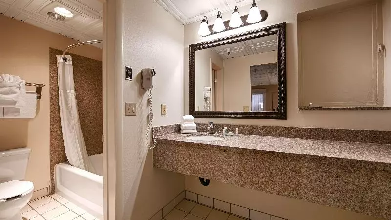 سوئیت کلاب, Amora Hotel Jamison Sydney