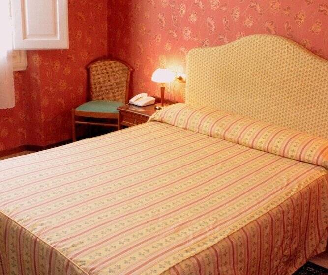 اتاق استاندارد یک نفره, Beatrice