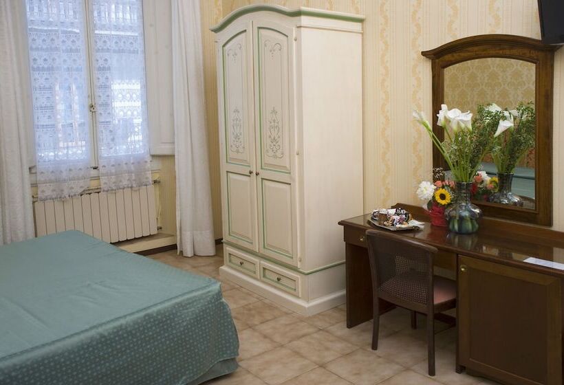 اتاق استاندارد چهار تخته, Beatrice