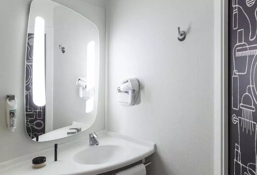 اتاق پریمیوم سه تخته, Ibis Hotel Brussels Centre Gare Du Midi