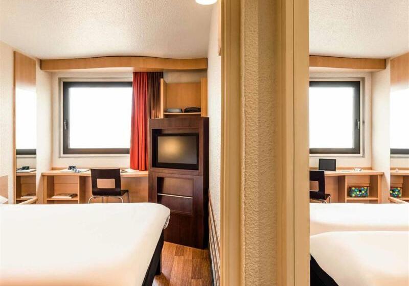 اتاق استاندارد سه نفره, Ibis Paris 17 Clichybatignolles
