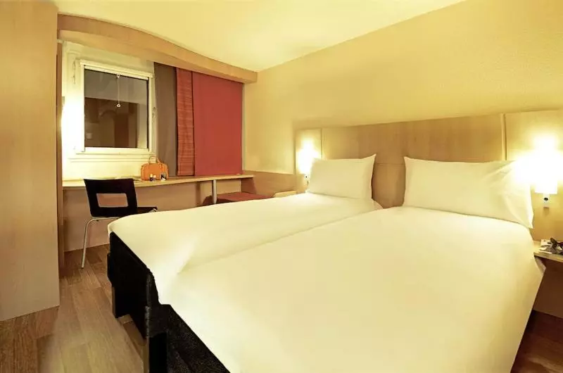 اتاق استاندارد سه نفره, Ibis Paris 17 Clichybatignolles