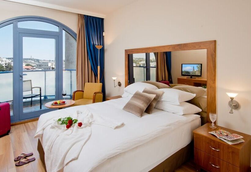 Номер Superior с Балконом, Leonardo Hotel Jerusalem