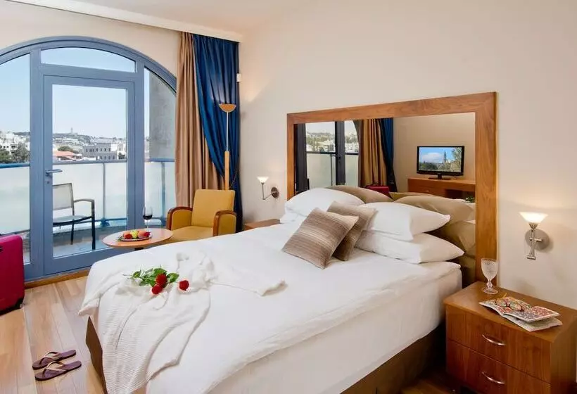 バルコニー付きスーペリアルーム, Leonardo Hotel Jerusalem