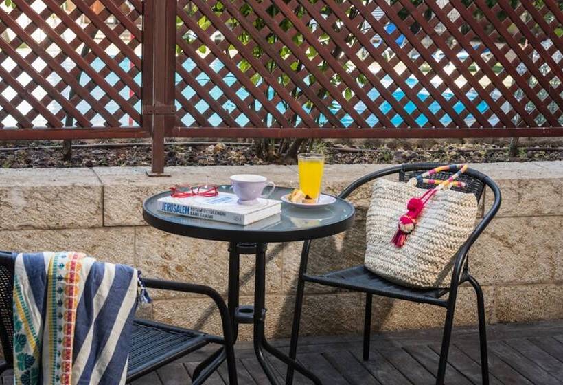 Номер Superior с Балконом, Leonardo Hotel Jerusalem