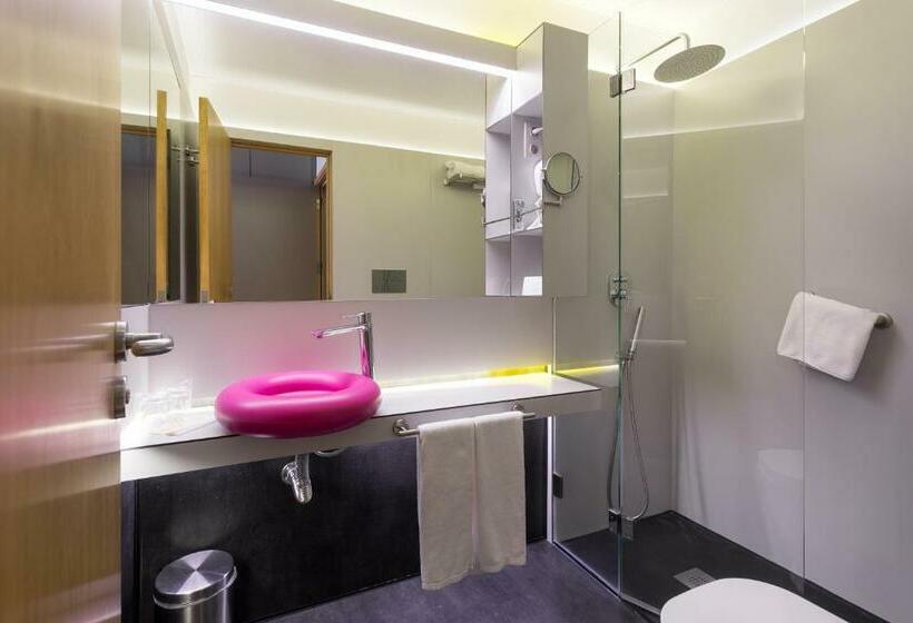 اتاق سوپریور, WOT Porto