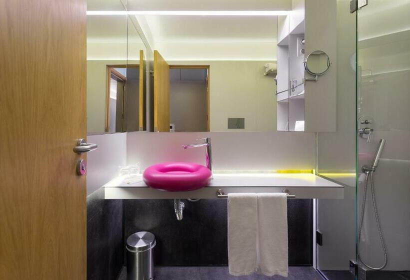 اتاق سوپریور, WOT Porto