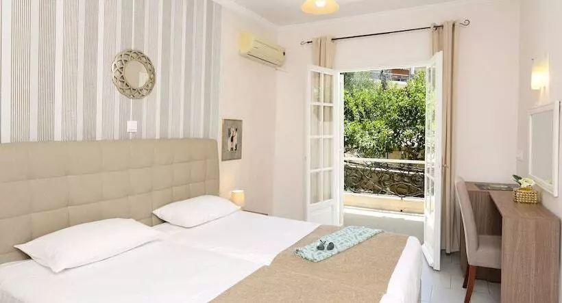 Quarto standart vista jardim, Nefeli