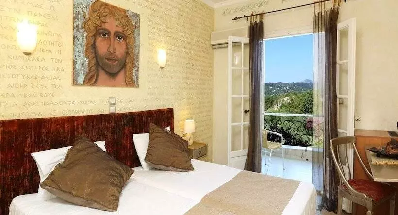 Quarto Triplo Standart, Nefeli