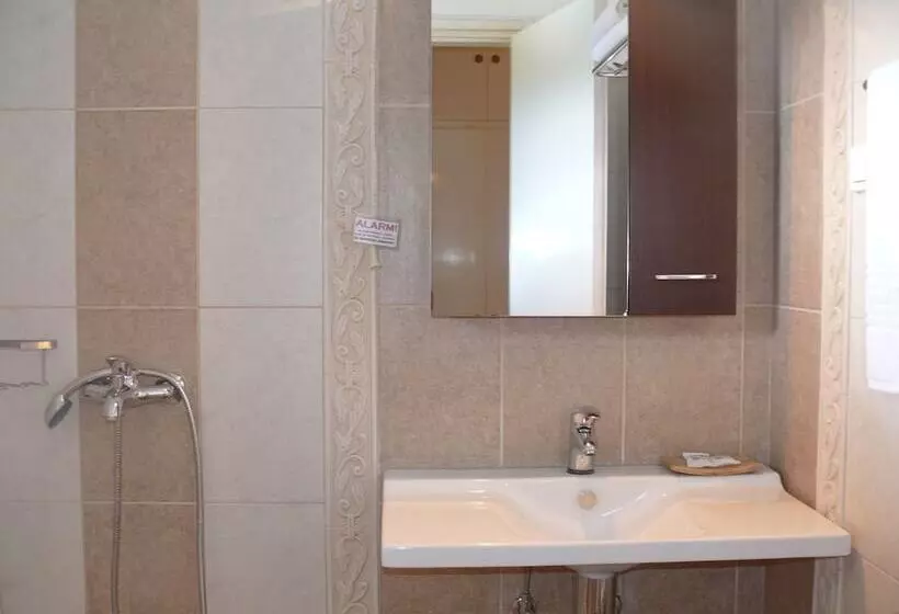 Quarto Triplo Standart, Nefeli