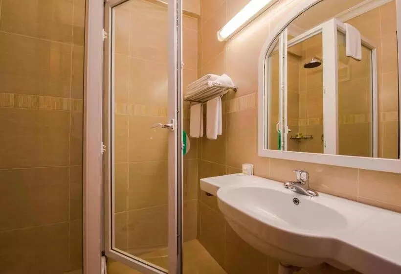 اتاق استاندارد با چشم‌انداز باغ, Protea Hotel By Marriott Dar Es Salaam Courtyard
