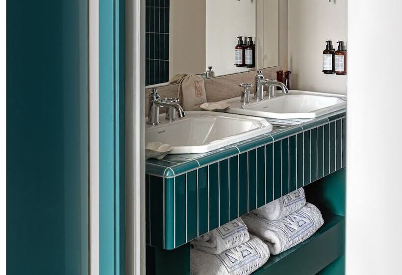 سوییت با چشمانداز دریا, Regina Experimental Biarritz