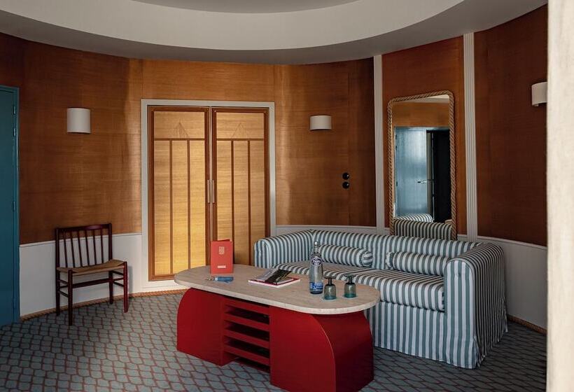 سوییت با چشمانداز دریا, Regina Experimental Biarritz