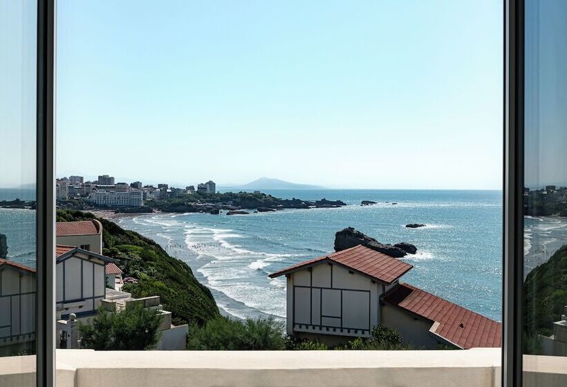 سوییت جونیور با چشمانداز دریا, Regina Experimental Biarritz