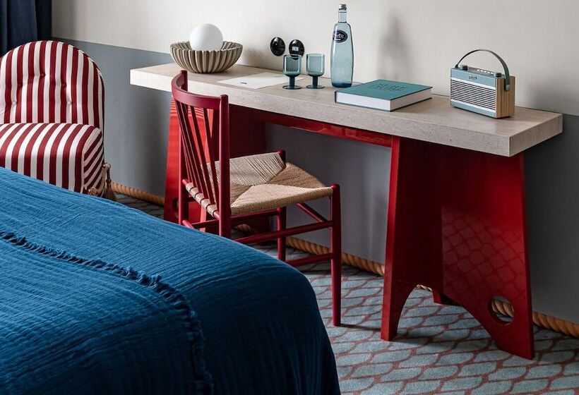 اتاق سوپریور با چشمانداز دریا, Regina Experimental Biarritz