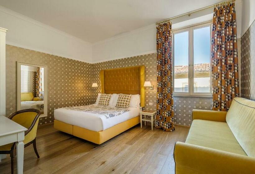 اتاق لوکس, Room Mate Luca