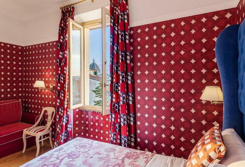 اتاق لوکس, Room Mate Luca