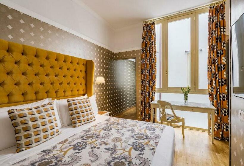 اتاق استاندارد, Room Mate Luca