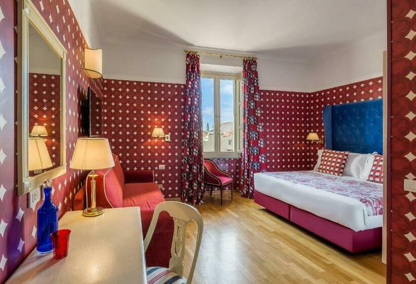 اتاق لوکس, Room Mate Luca