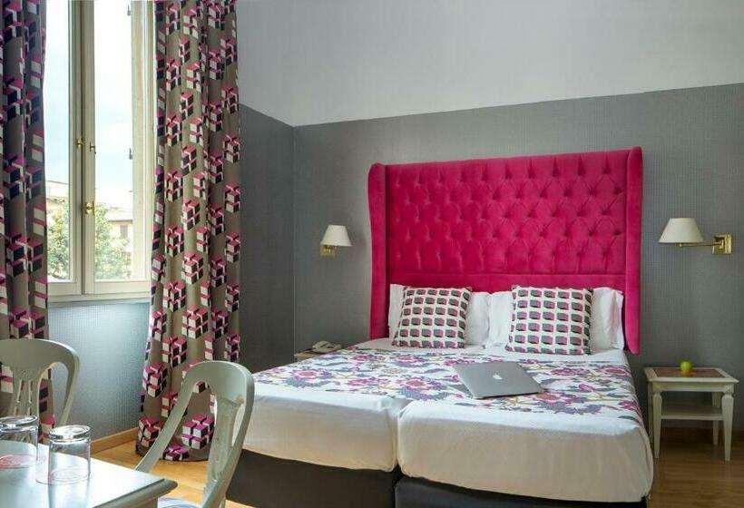 اتاق استاندارد, Room Mate Luca