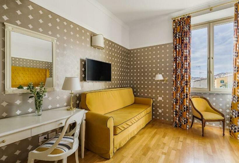 اتاق لوکس, Room Mate Luca