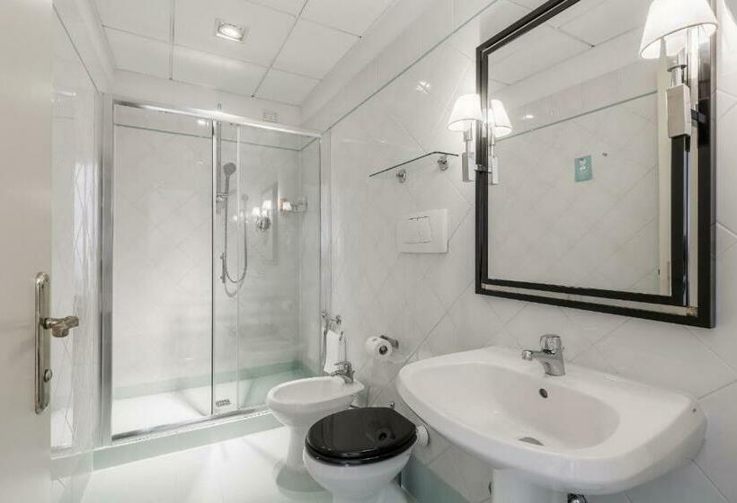 اتاق استاندارد, Room Mate Luca